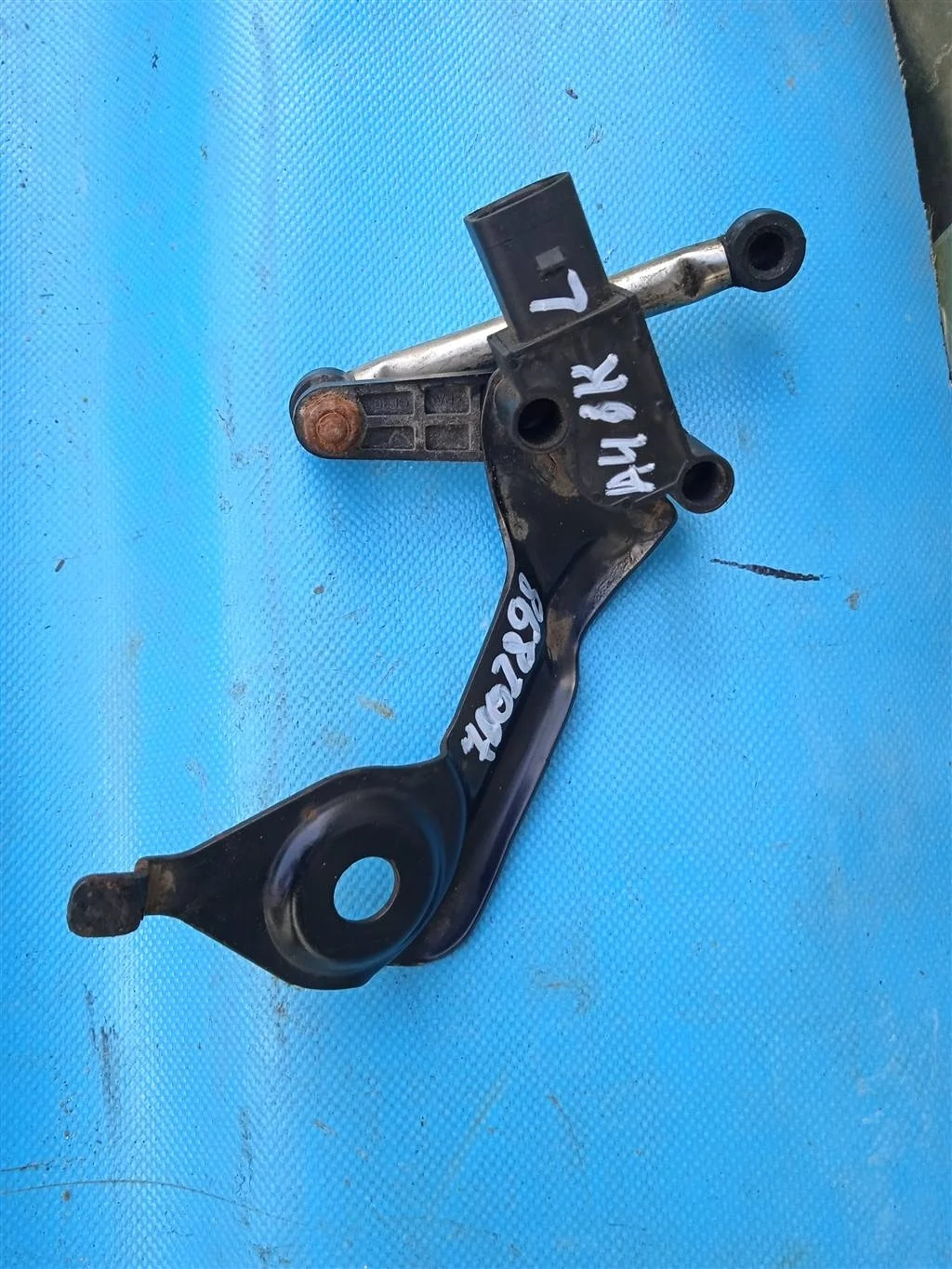 Датчик положения кузова Audi A4  B8 (2007-2015)