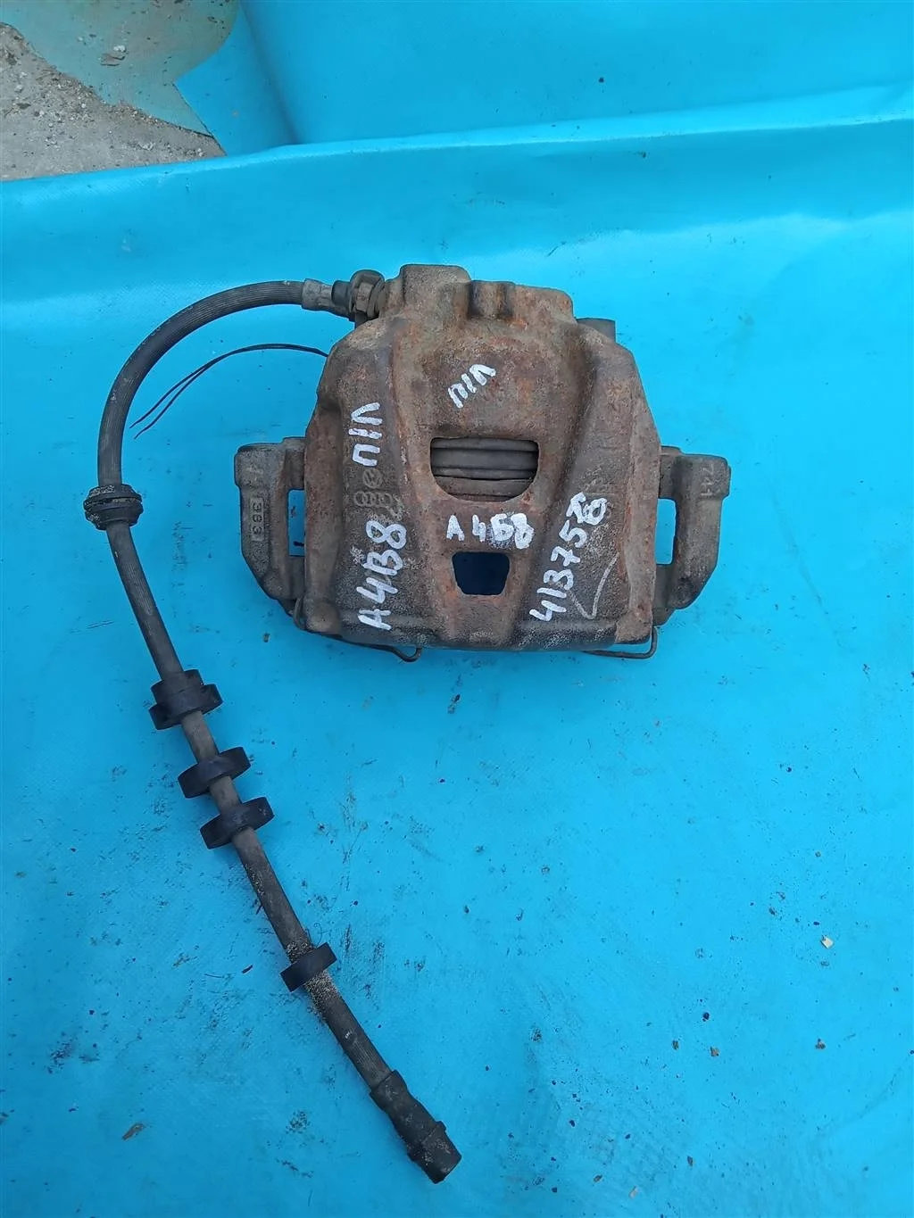 Суппорт тормозной передний левый Audi A4  B8 (200