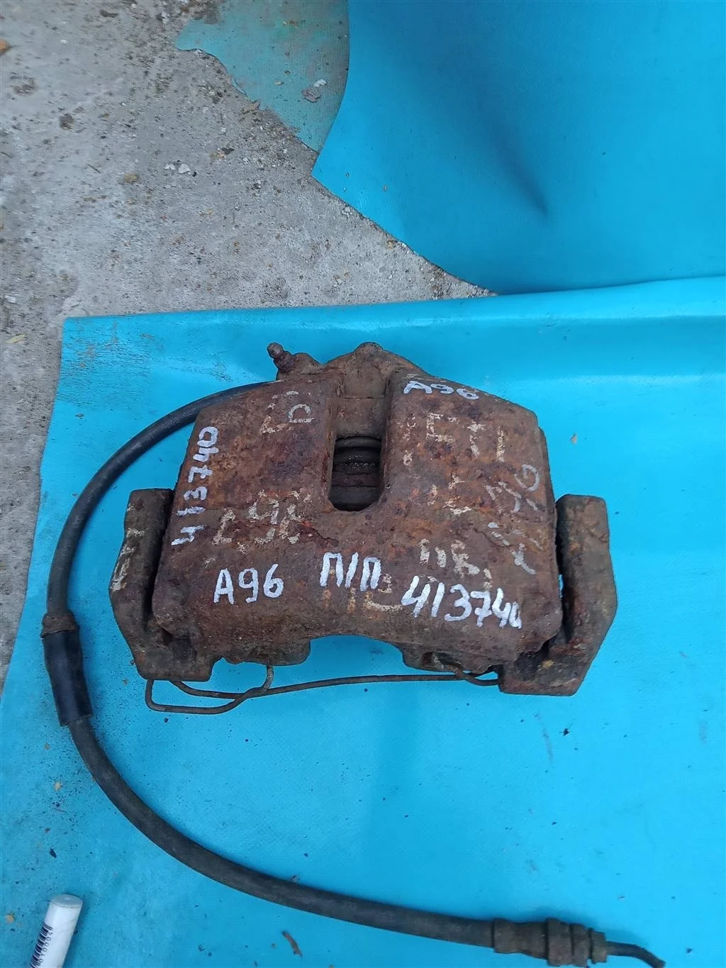 Суппорт тормозной передний правый Skoda Yeti 1.8