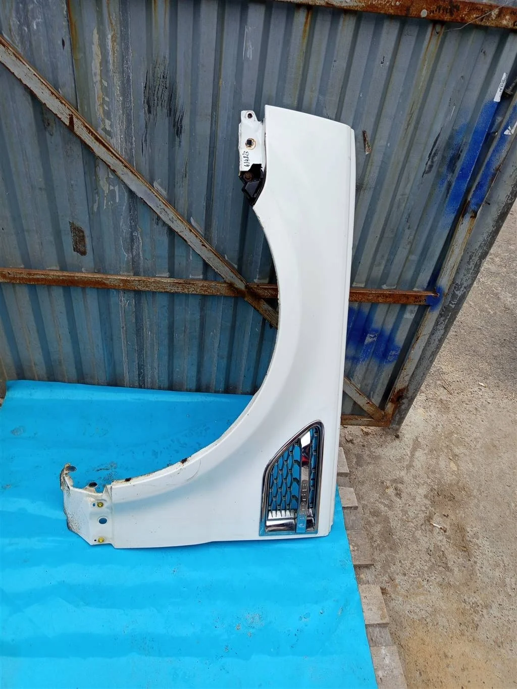 Крыло переднее левое Land Rover RANGE ROVER SPORT