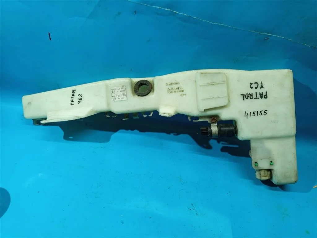 Бачок омывателя Nissan Patrol Y62 (2010-2019)