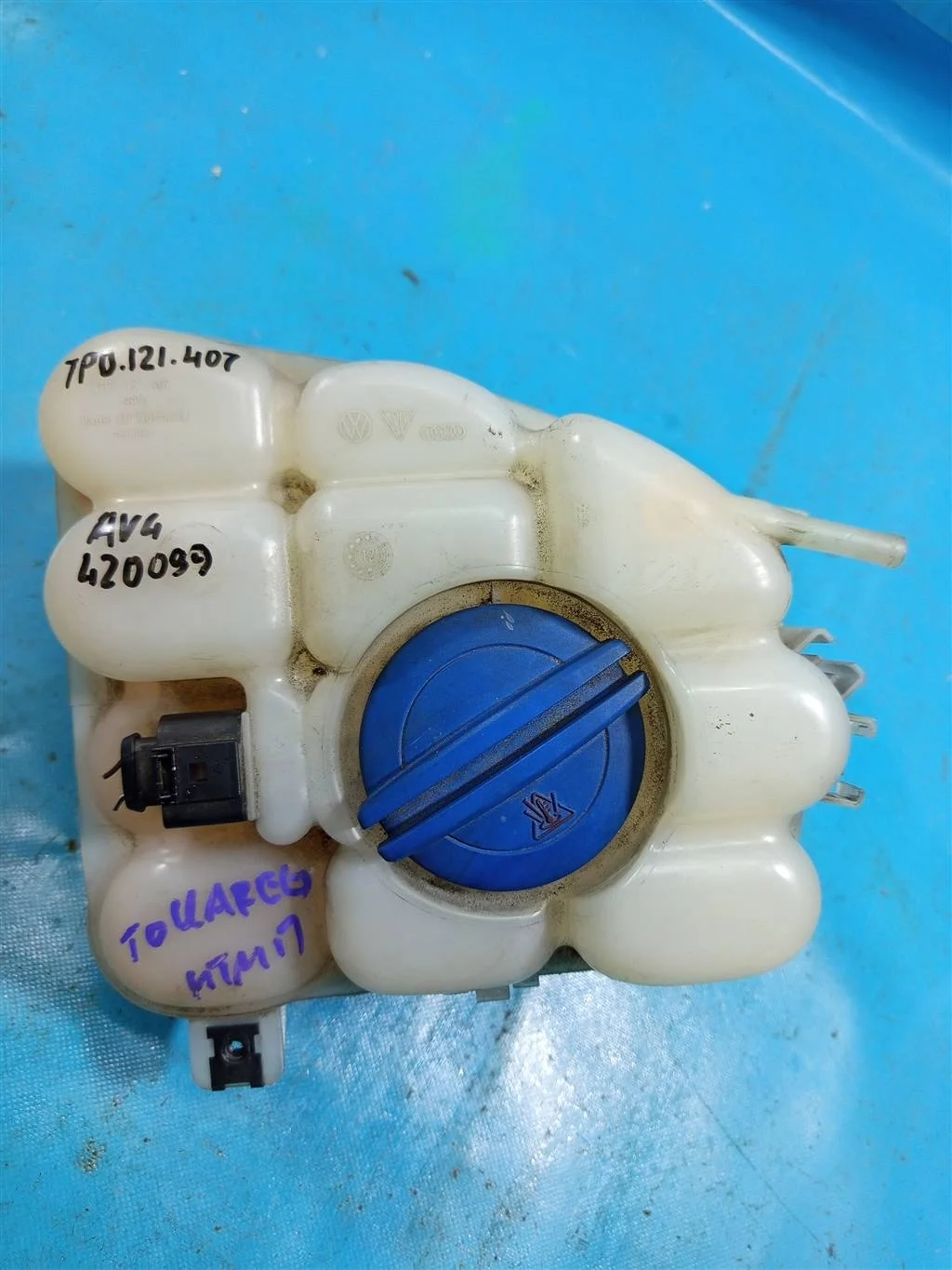 Бачок расширительный VW Touareg NF (2011-2018)