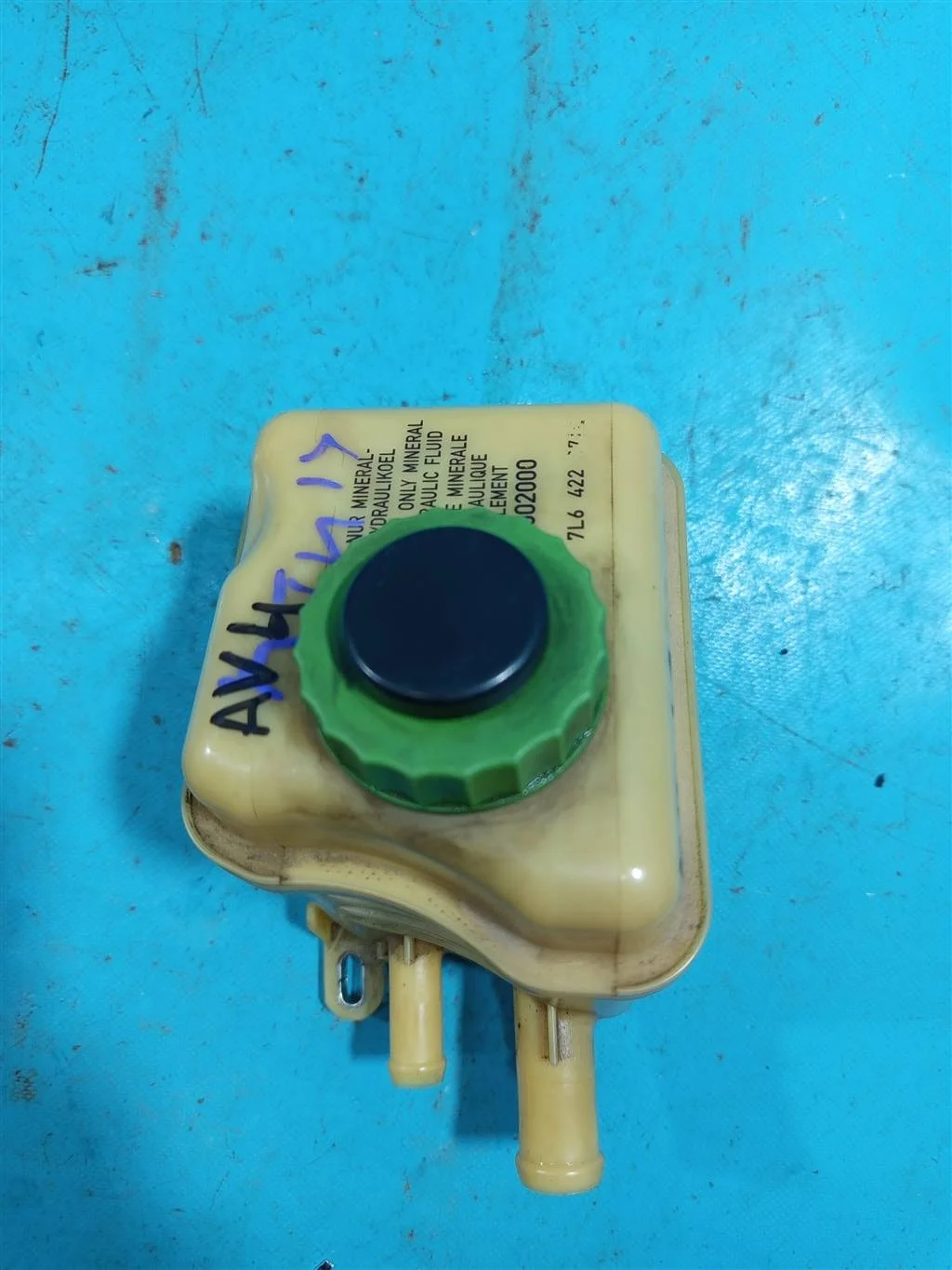 Бачок гидроусилителя VW Touareg NF (2011-2018)