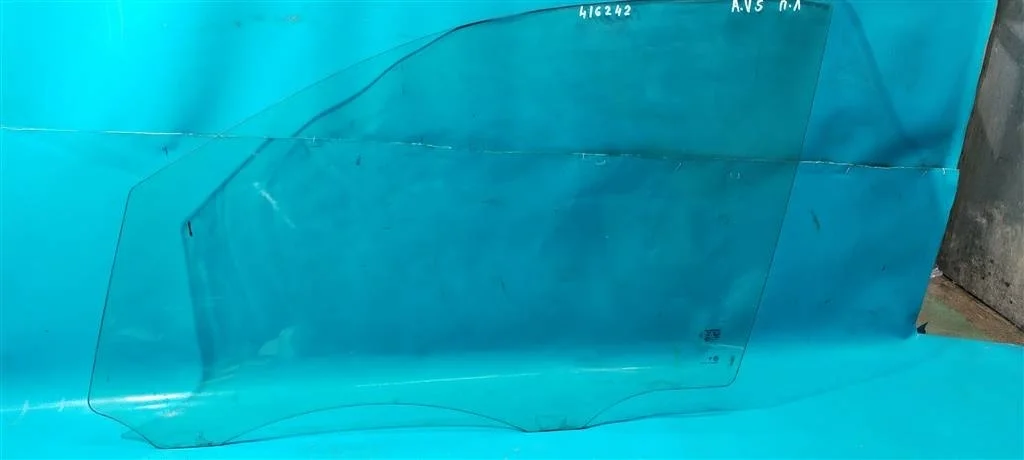 Стекло двери передней левой Porsche Cayenne 958 2
