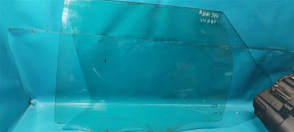 Стекло двери задней левой Porsche Cayenne 958 201