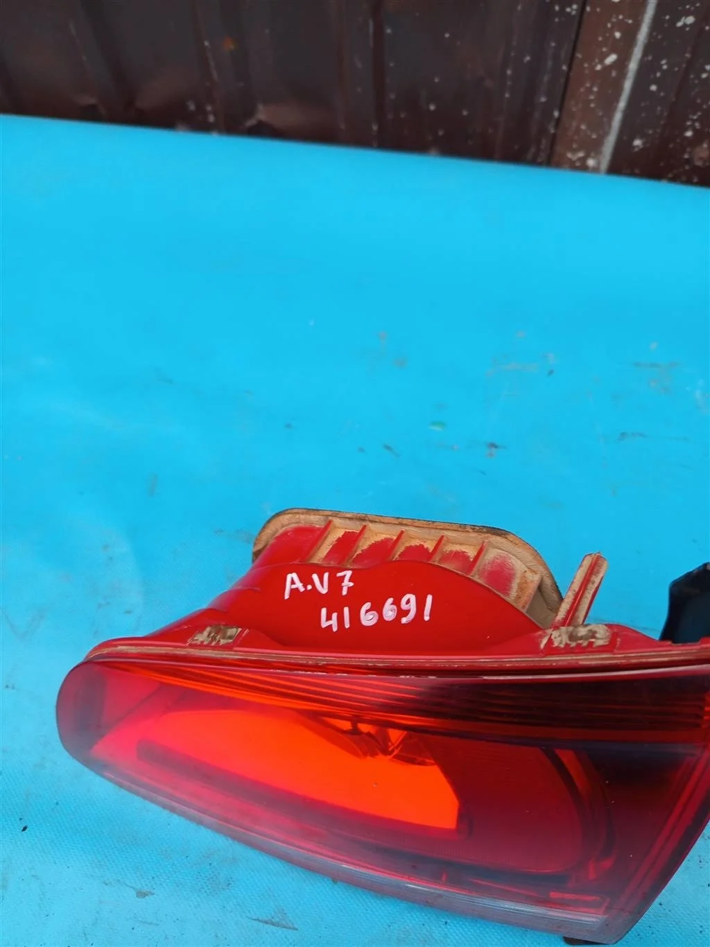 Фонарь задний внутренний правый VW Touareg NF (20