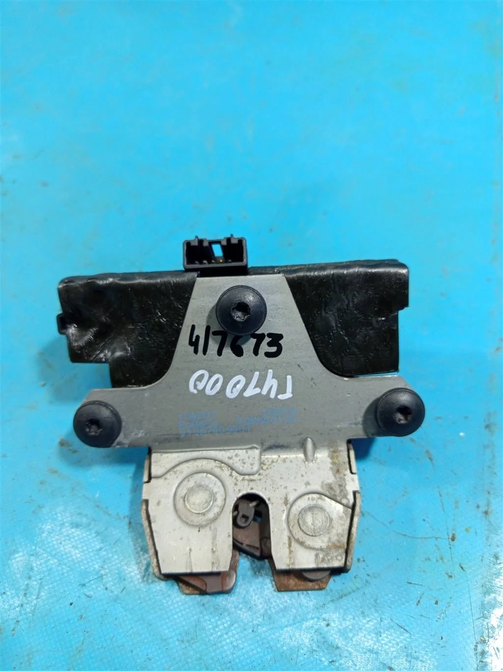 Замок крышки багажника Land Rover RANGE ROVER SPO