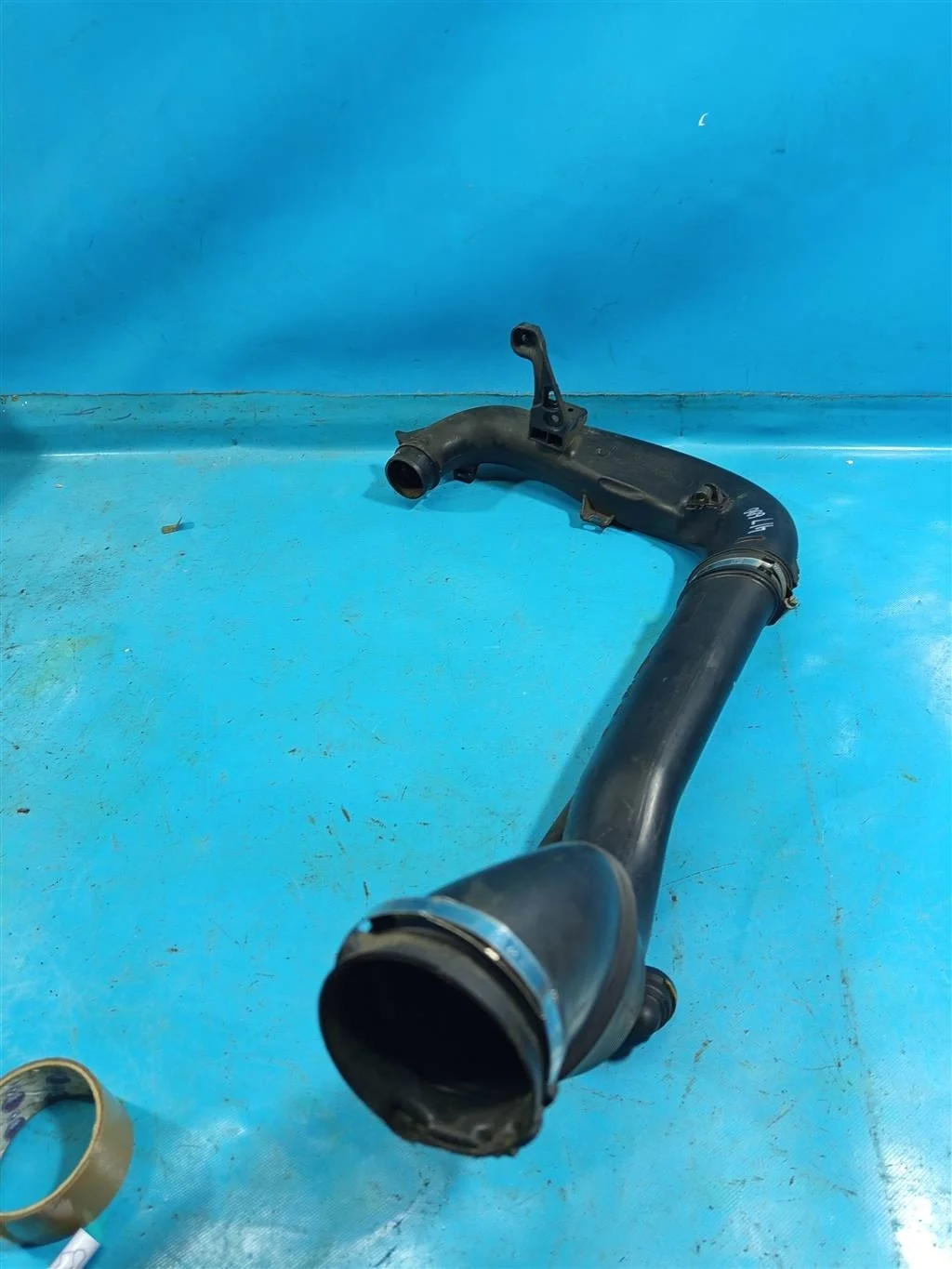 Патрубок воздушного фильтра Land Rover Range Rove