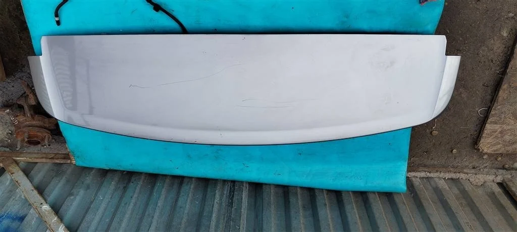 Спойлер крышки багажника Land Rover RANGE ROVER S