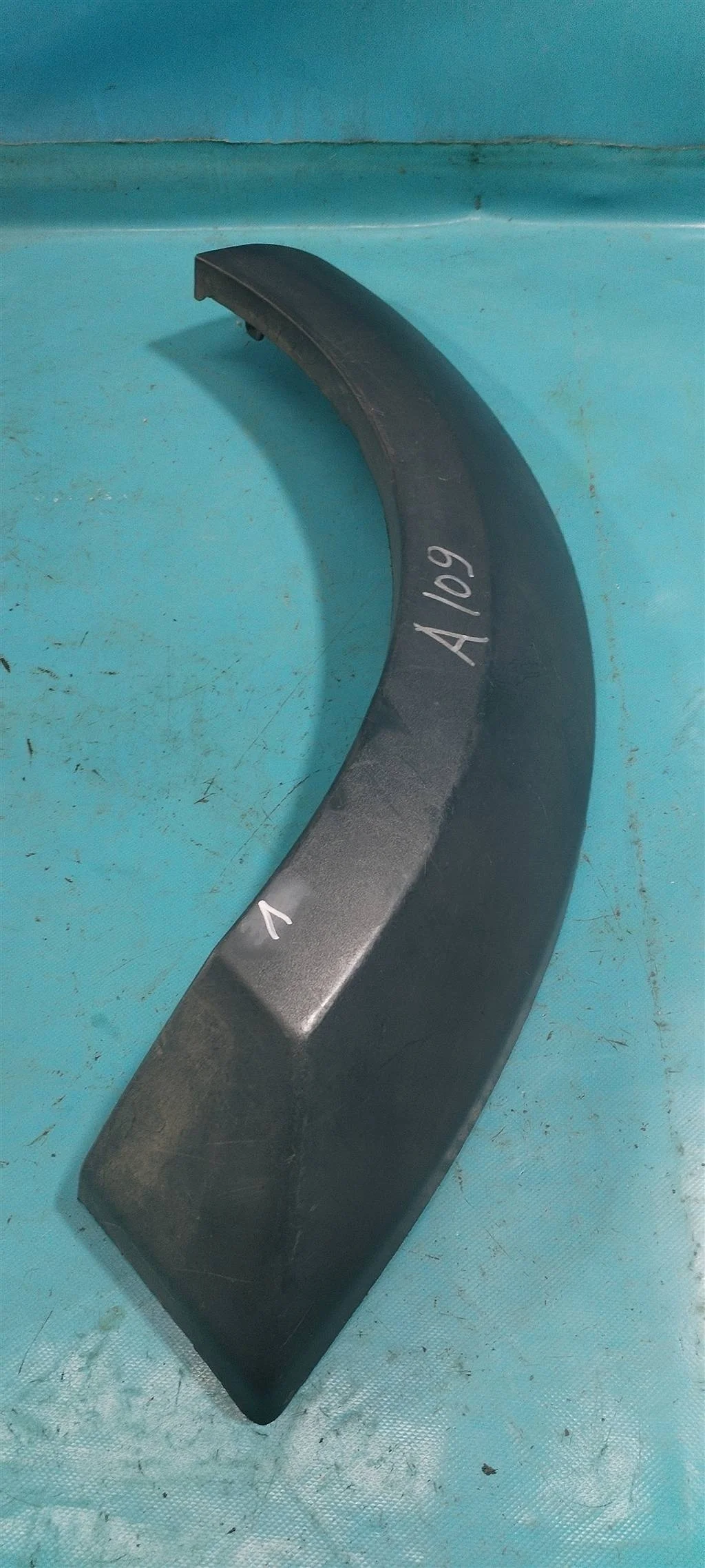 Расширитель крыла задний левый Land Rover Discove