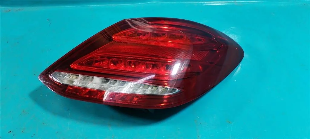 Фонарь задний правый Mercedes W205 C Class