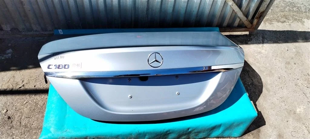 Крышка багажника Mercedes W205 C Class