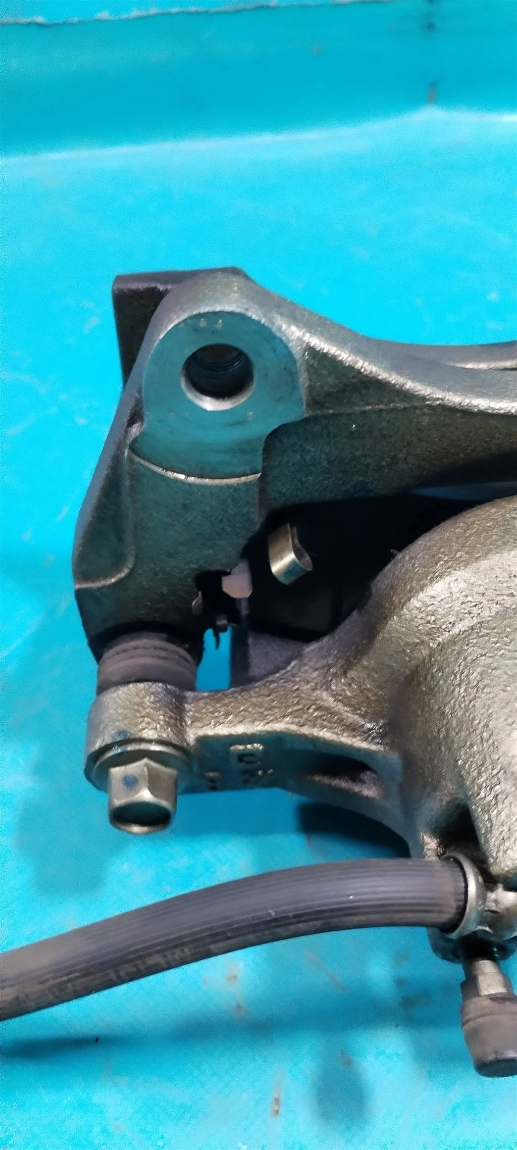 Суппорт тормозной передний правый Mitsubishi ASX