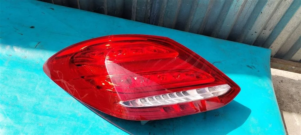 Фонарь задний левый Mercedes W205 C Class