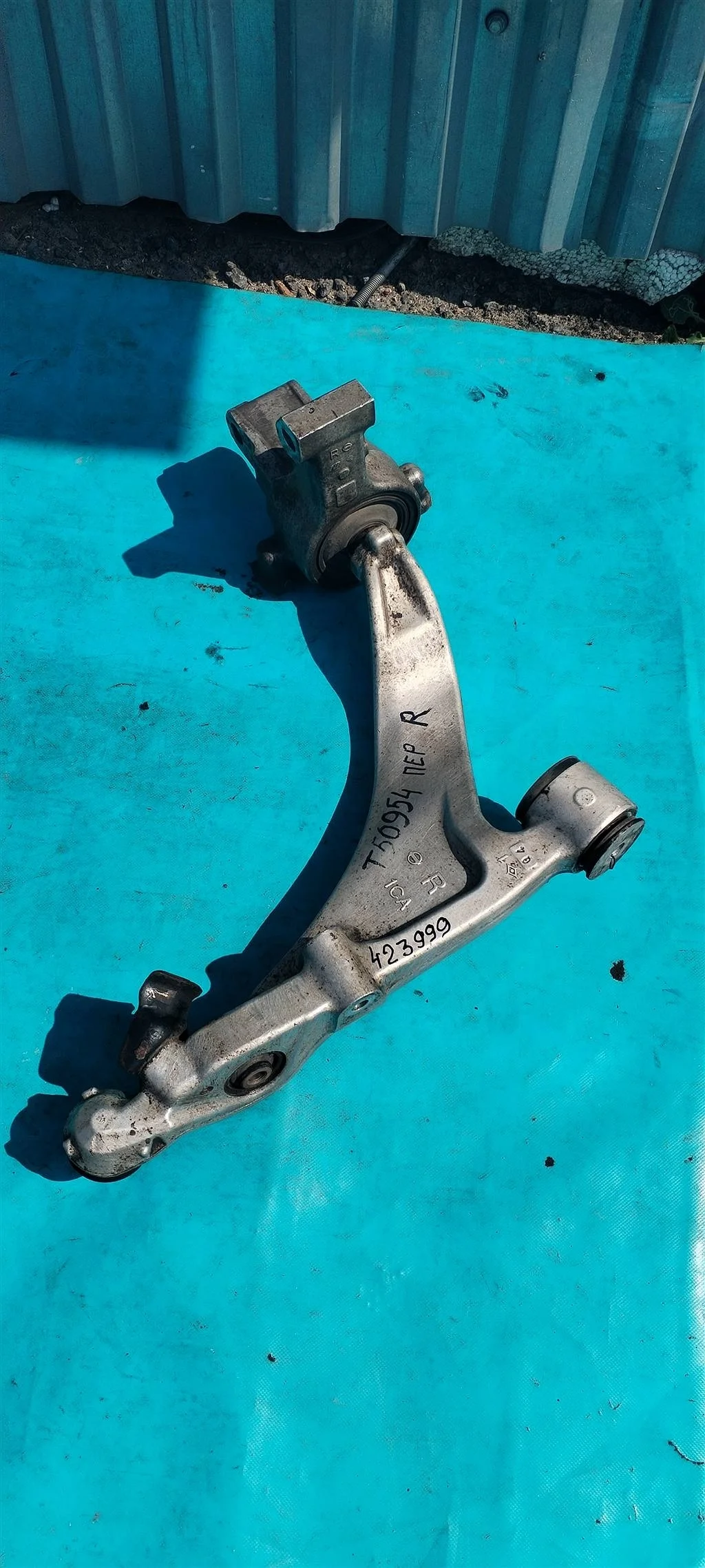 Рычаг передней подвески правый Infiniti FX (S51)/