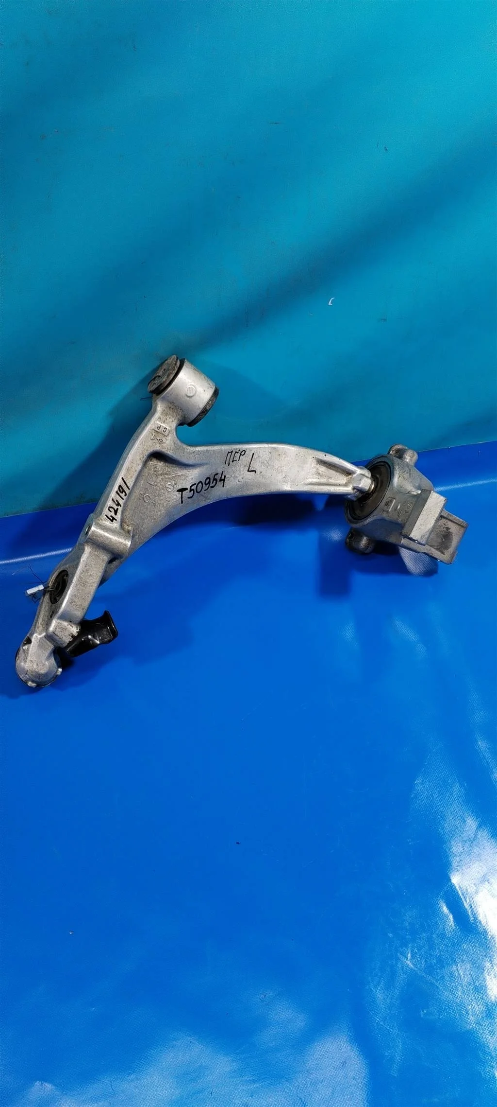 Рычаг передней подвески левый Infiniti FX (S51)/Q