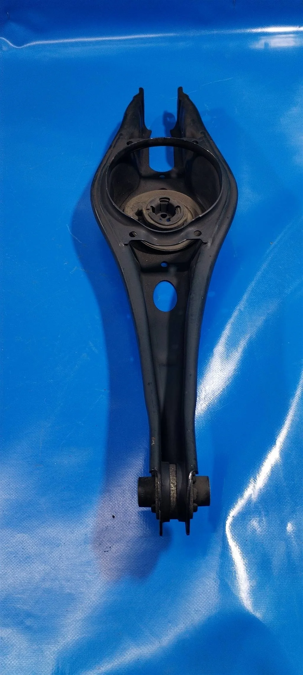 Рычаг задний нижний правый VW Passat B8