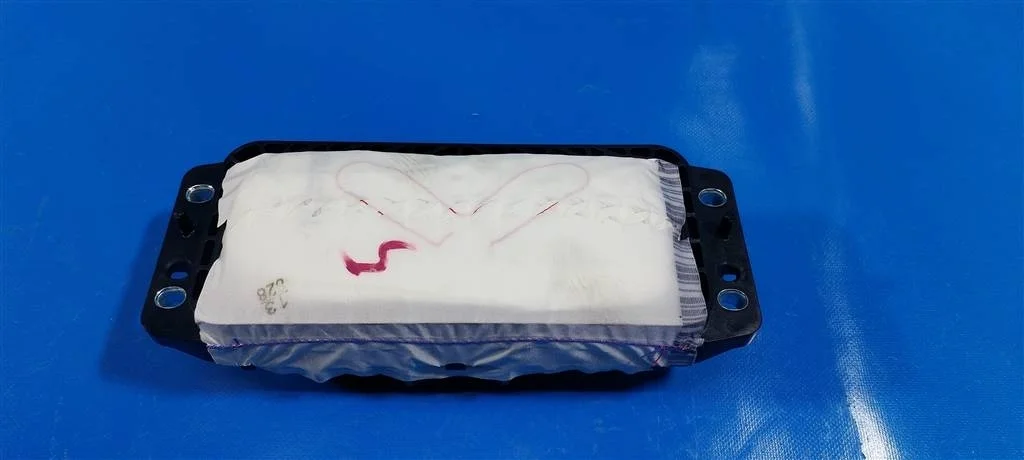 Airbag Подушка безопасности в торпедо VW Passat B8