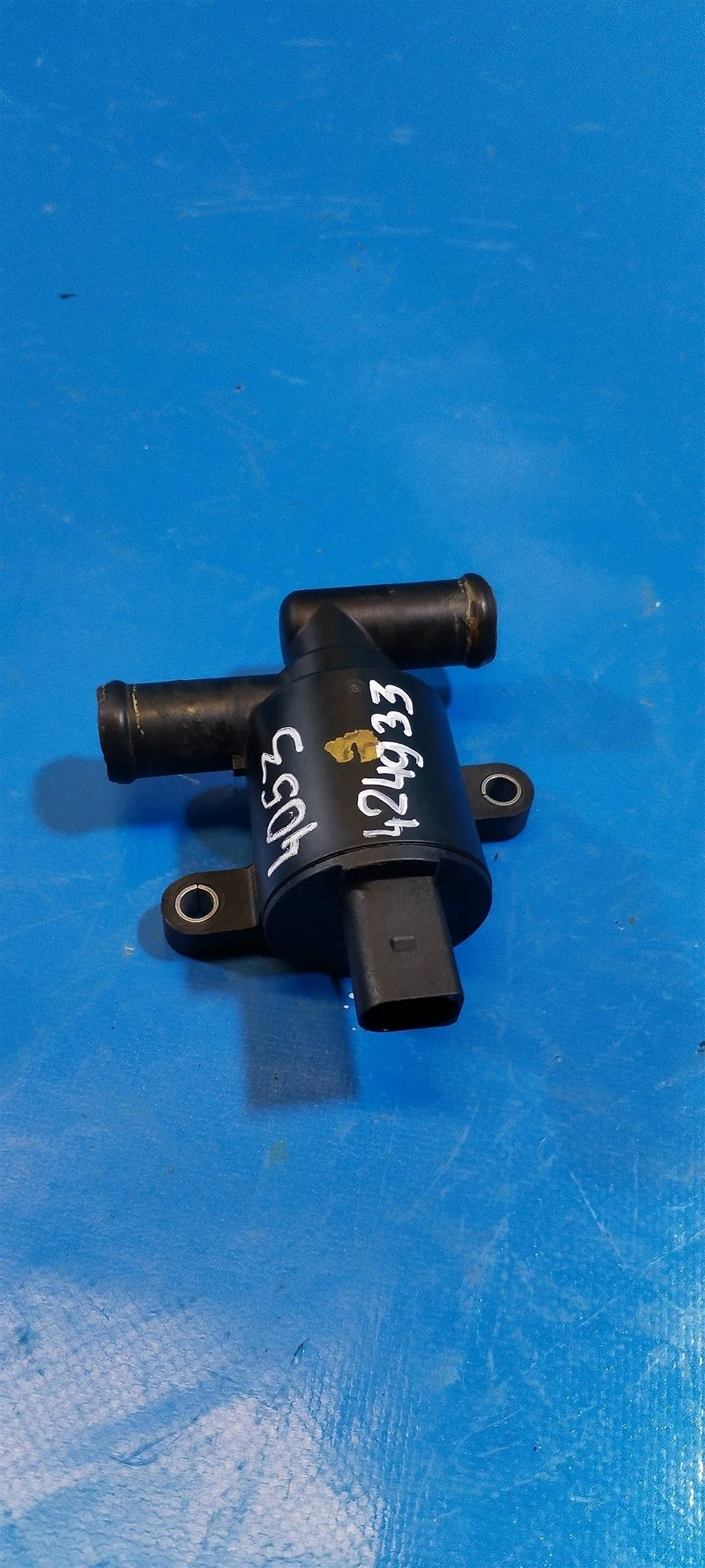 Дополнительный насос системы охлаждения VW Passat