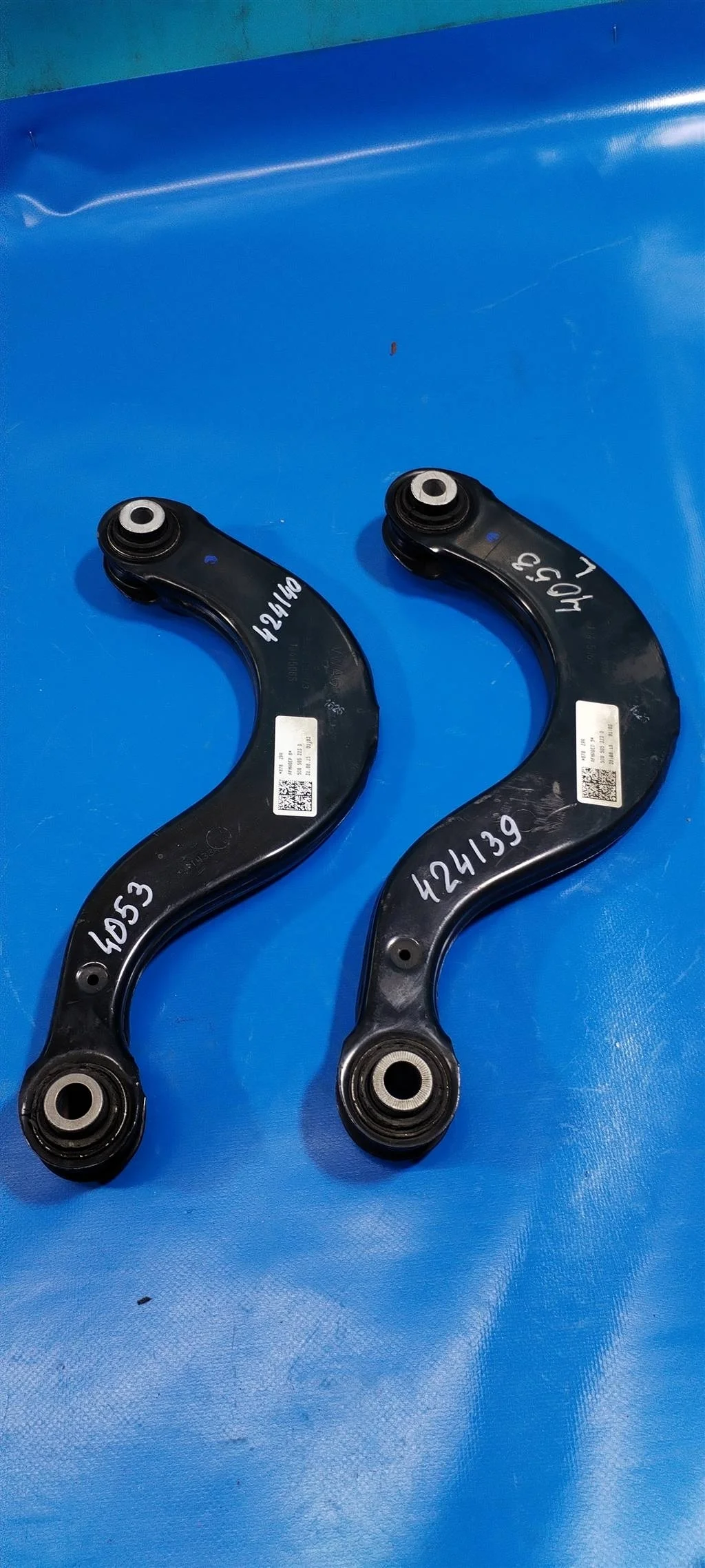 Рычаг задний верхний правый VW Passat B8