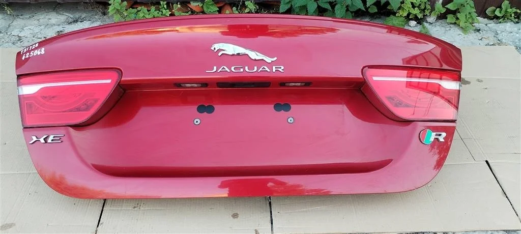 Крышка багажника Jaguar XE X760 2015-