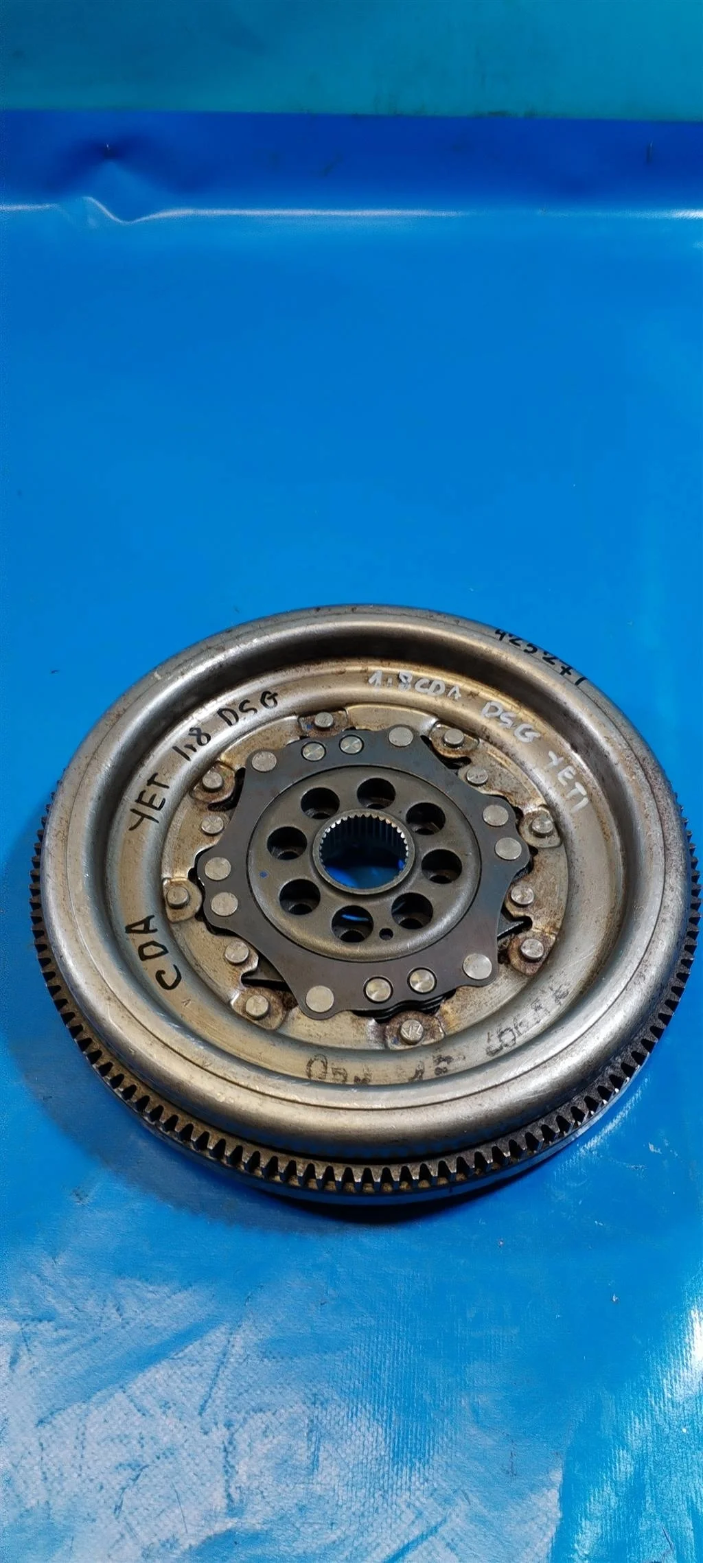 Маховик двухмассовый Skoda Yeti 1.8 4WD(2009-2017)