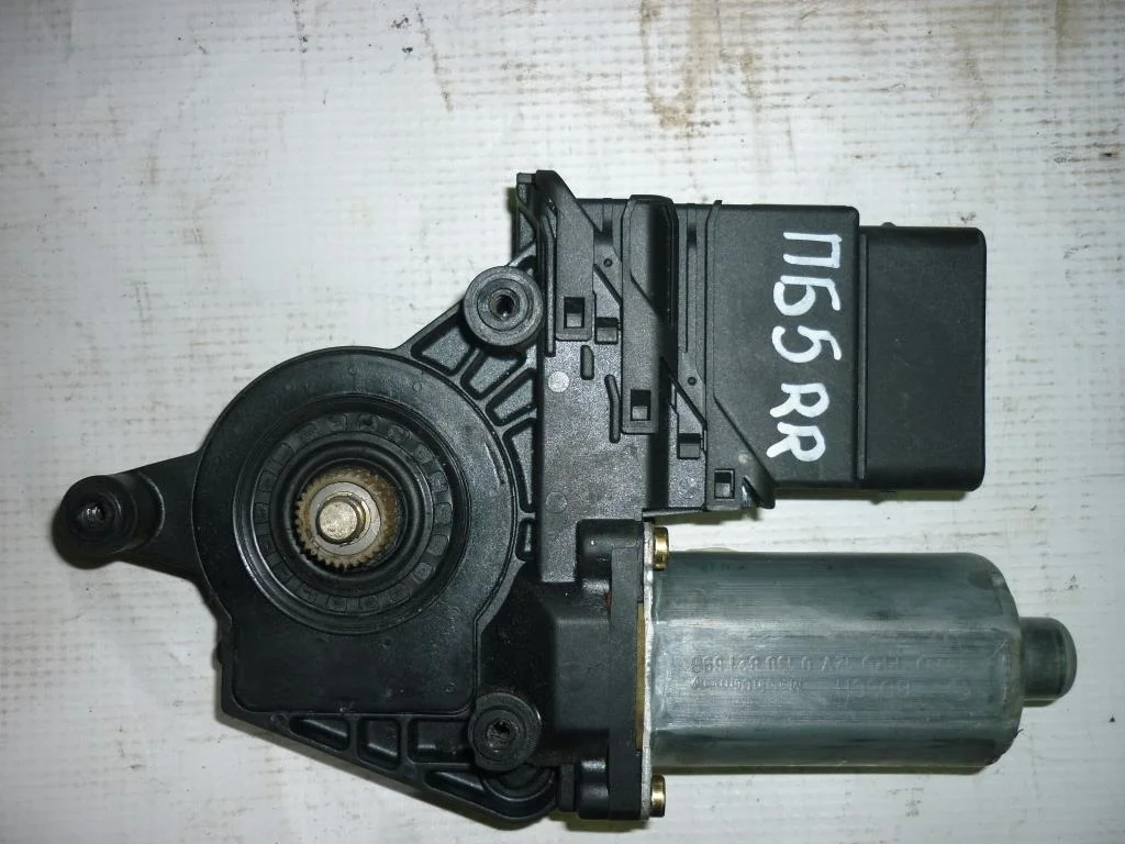 Моторчик стеклоподъемника VW Passat (B5) 1996-2000  [3B0959812A]  в Вологде