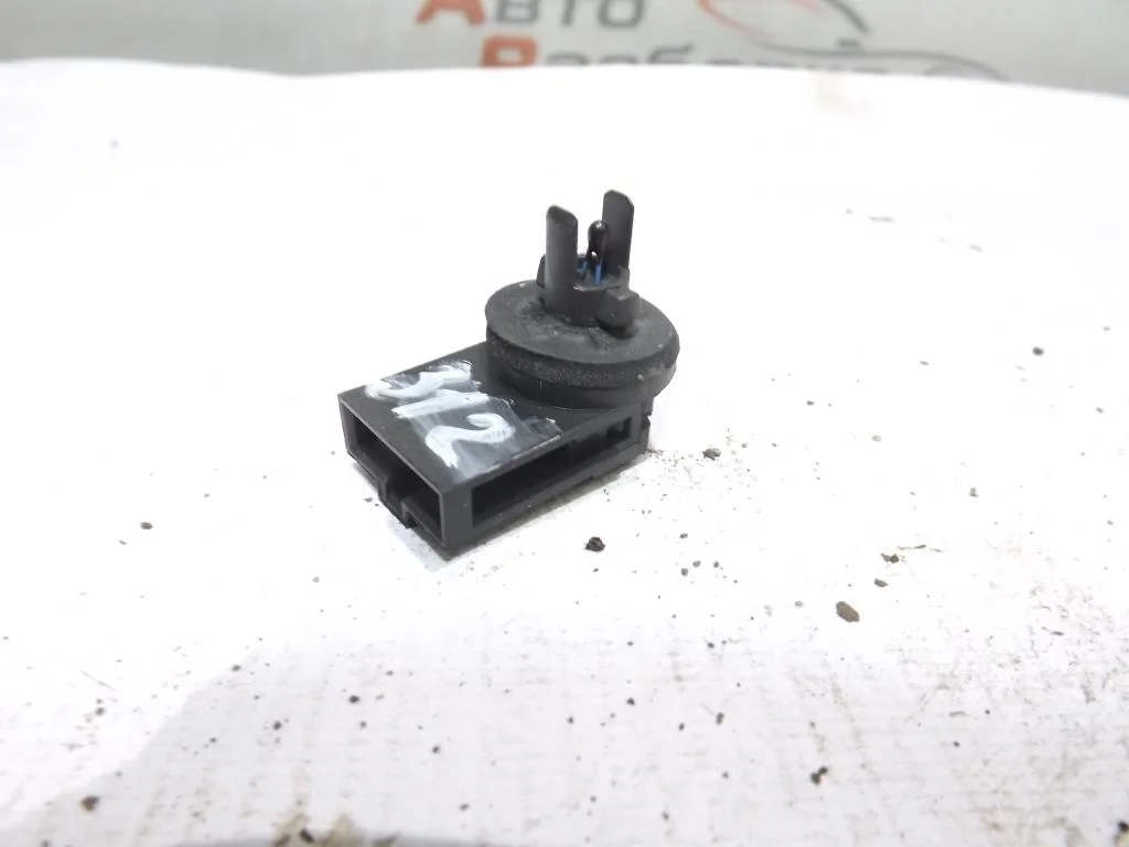 Датчик температуры воздуха VW Passat (B5+) 2000-2005  [1H0907543A]  AVF 1.9TD в Вологде