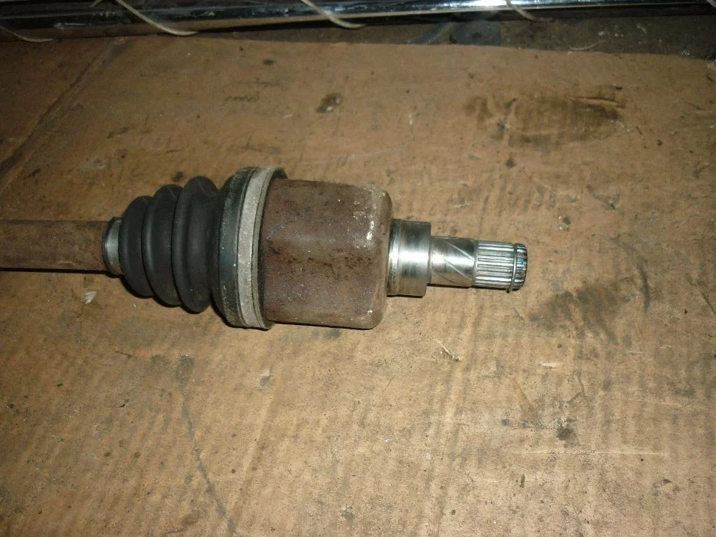 Полуось передняя правая Nissan Primera P12E 2002-2007  [39100AU010]  1.6 16V  в Вологде