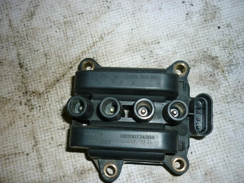 Катушка зажигания Renault Clio III 2005-2012  [8200702693]  1.2 16V в Вологде