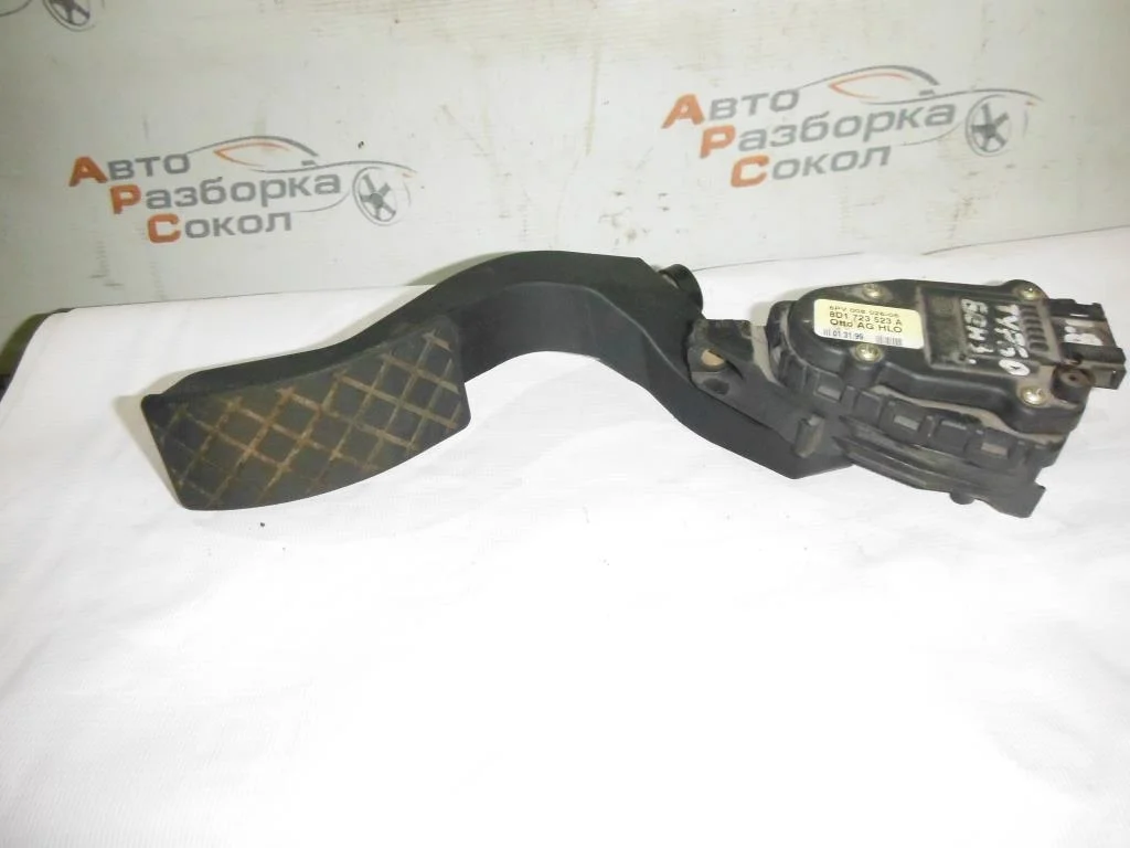Педаль газа Audi A6 (C5) 1997-2004  [8D1723523A]  в Вологде