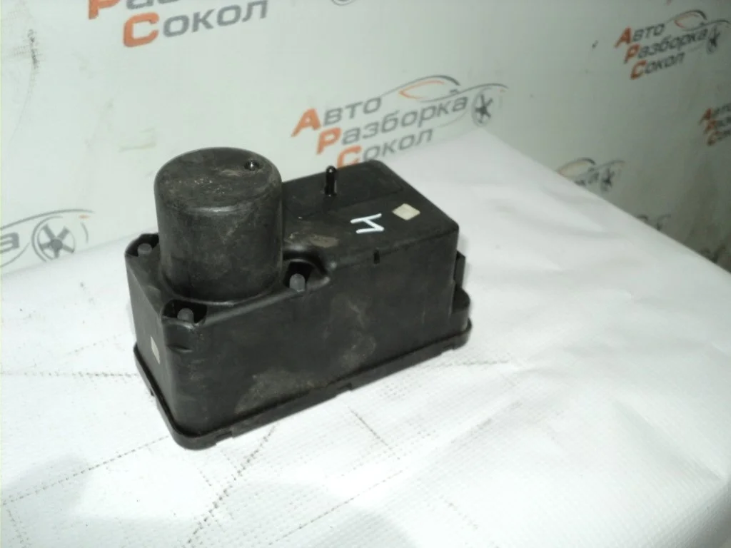 Вакуумное устройство системы центрального замка VW Passat (B3) 1988-1993  [357962257]  в Вологде