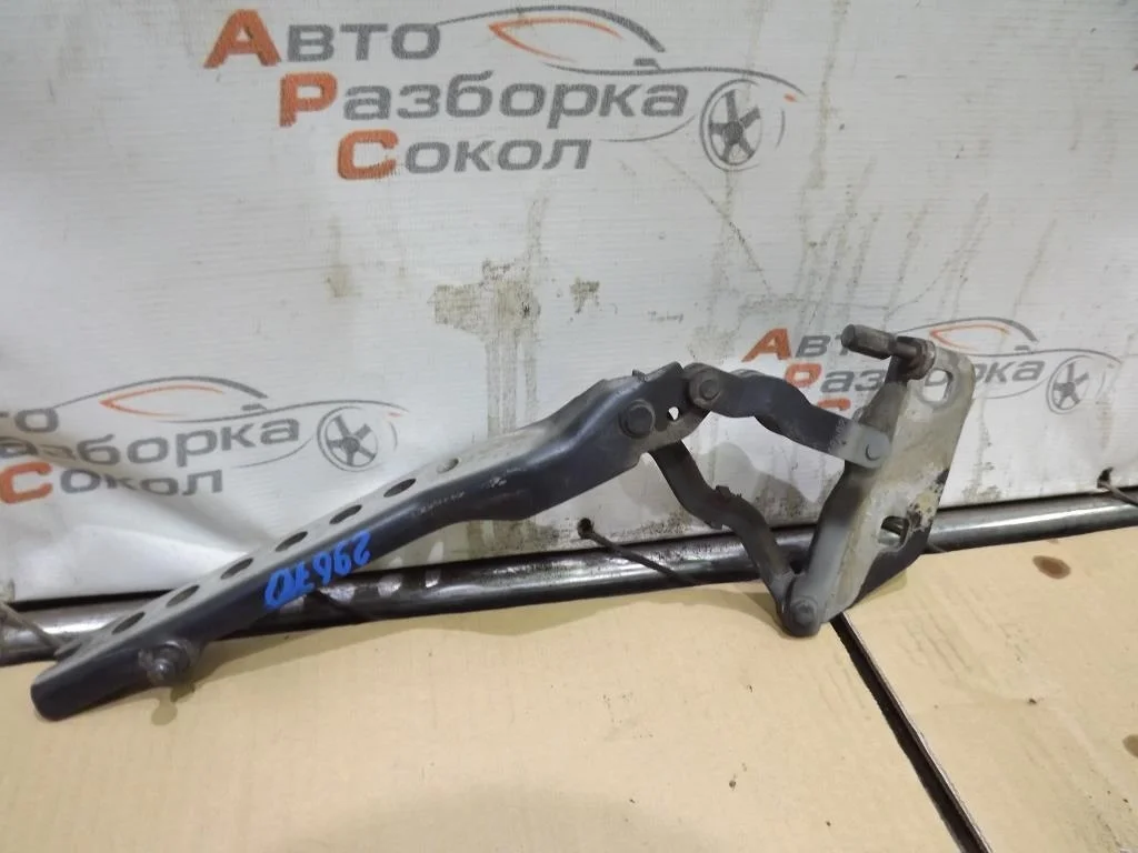 Петля капота левая Audi A8 (D3,4E) 2004-2010  [4E0823301E]  BFM 4.2 V8  в Вологде