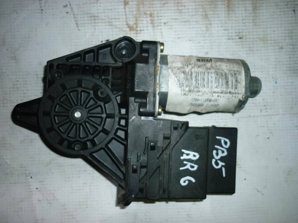 Моторчик стеклоподъемника VW Passat (B5) 1996-2000  [3B0959812A]  в Вологде