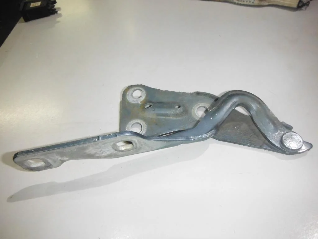 Петля капота левая Opel Astra G 1998-2005  [90521519]  в Вологде