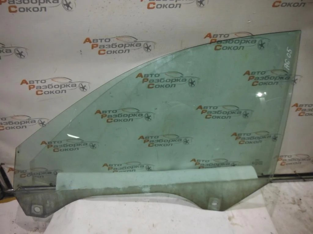 Стекло двери передней левой Audi A6 (C5) 1997-2004  [4B0845201]  в Вологде