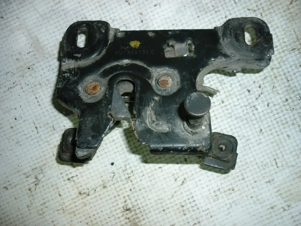 Замок капота Audi A6 (C5) 1997-2004  [8D0823509C]  в Вологде
