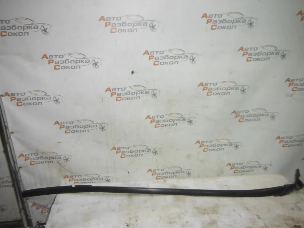 Молдинг лобового стекла Mitsubishi Outlander (CU) 2003-2009  [MR574304]  2.4 16V 4G69 MIVEC в Вологде