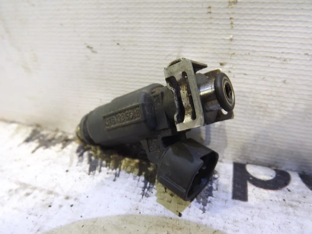 Форсунка инжекторная электрическая Audi A8 (D3,4E) 2004-2010  [079133551B]  в Вологде