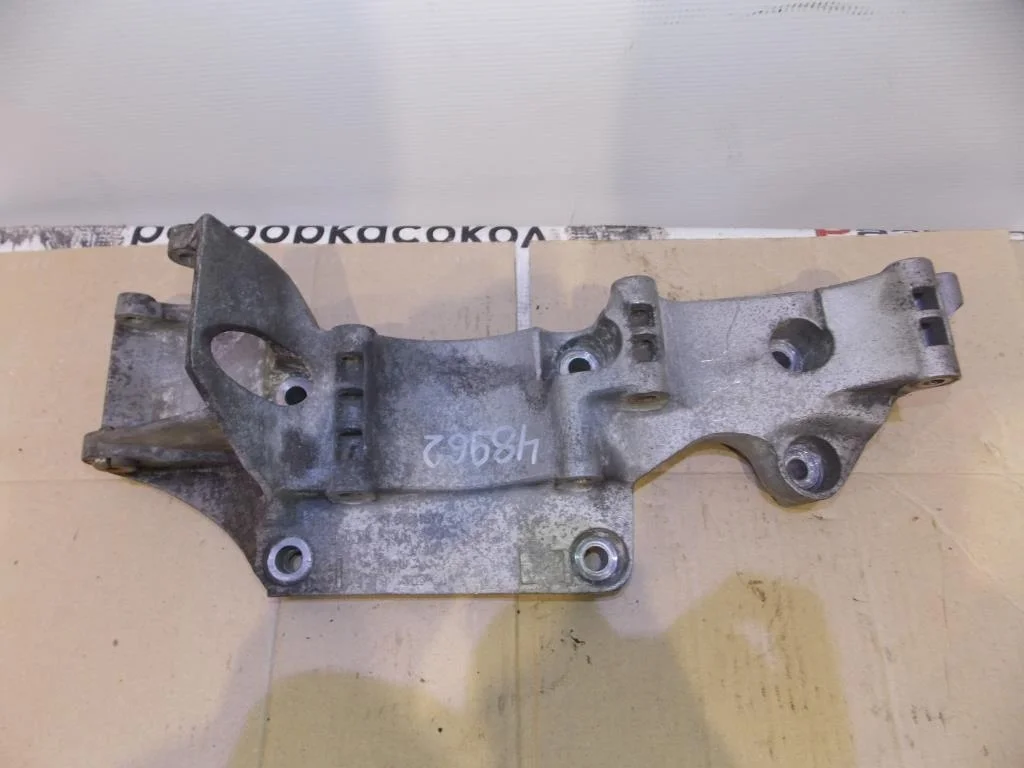 Кронштейн генератора VW Golf IV \Bora 1997-2005  [06A903143P]  в Вологде