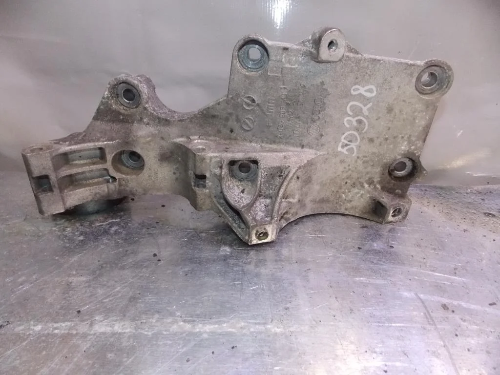 Кронштейн генератора VW Touran 2003-2010  [03G903143A]  2.0 TD в Вологде