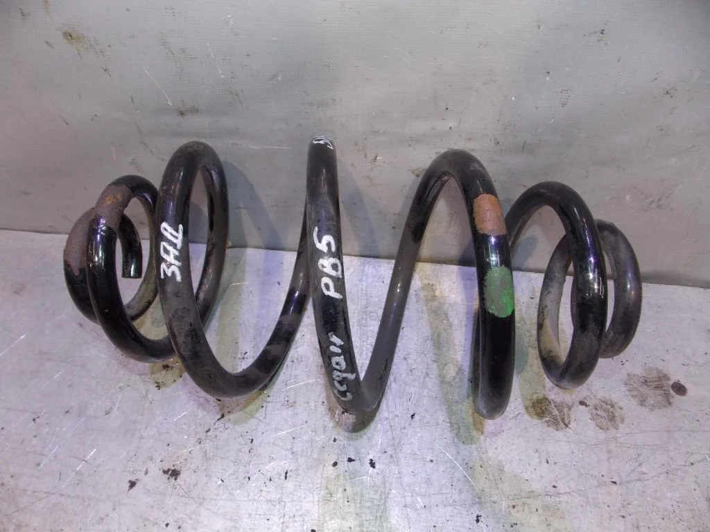 Пружина задняя VW Passat (B5+) 2000-2005  [3B0511115N]  в Вологде