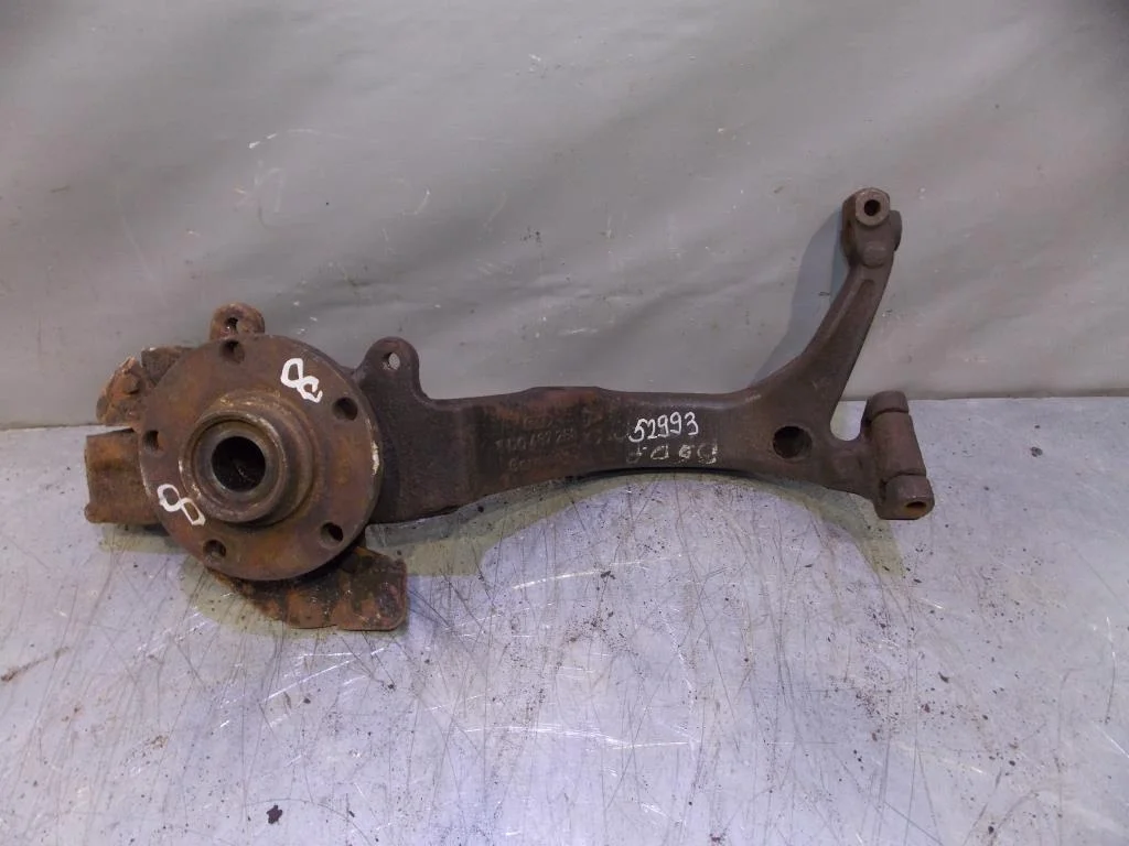 Кулак поворотный передний правый Audi A4 (B5) 1994-2002  [8D0407258AC]  в Вологде