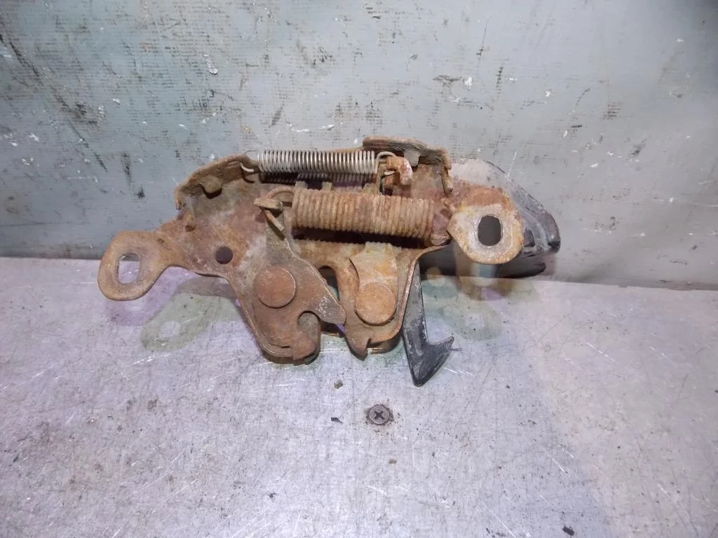 Замок капота Nissan Almera N15 1995-2000  [656011N615]  GA16DE в Вологде