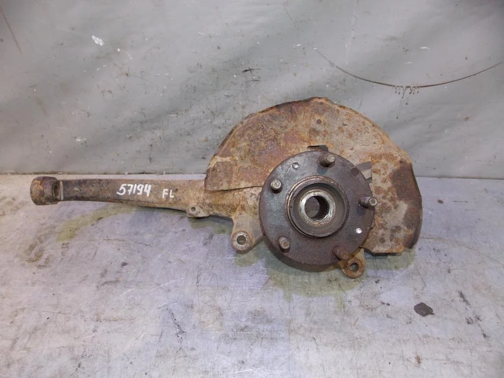 Кулак поворотный передний левый Mazda Mazda 6 (GG) 2002-2007  [GR1A33030]  2.0TD 16V RF5C в Вологде