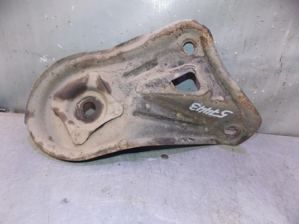 Кронштейн передней балки Toyota Camry V50 2011-нв  [5102333060]  в Вологде