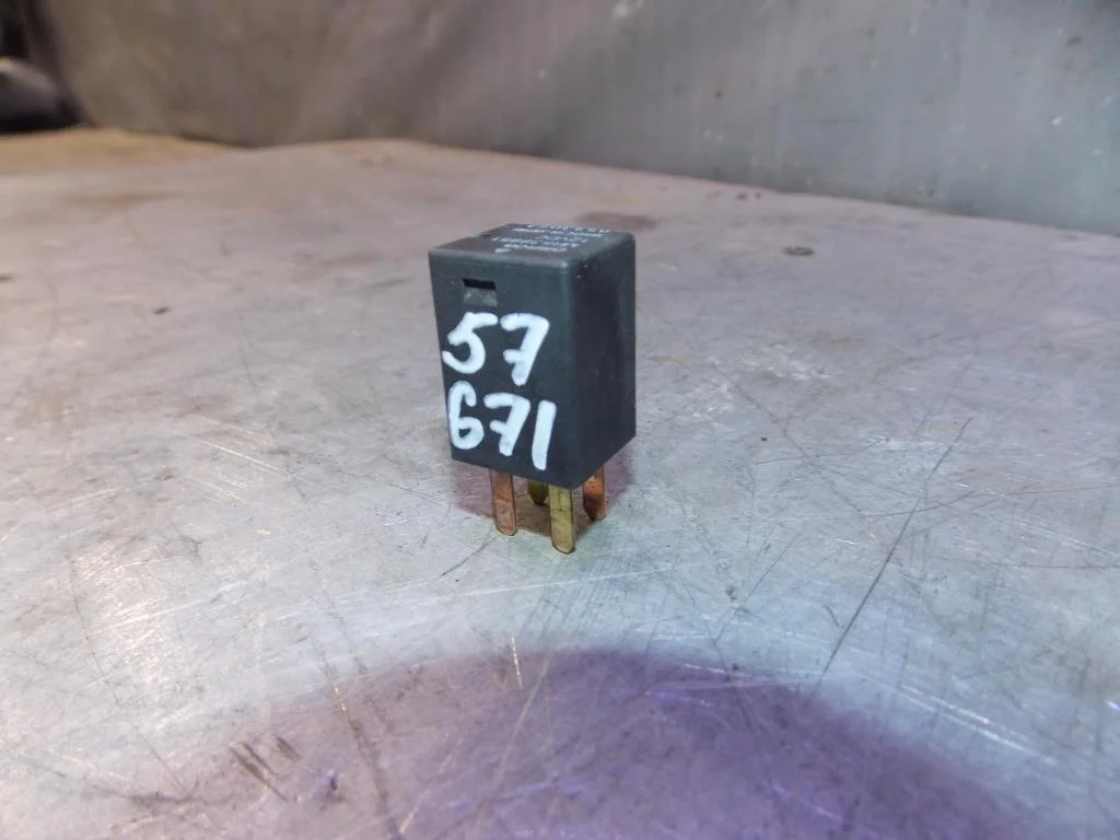 Реле Mitsubishi Lancer (CS) 2003-2006  [MR538851]  в Вологде