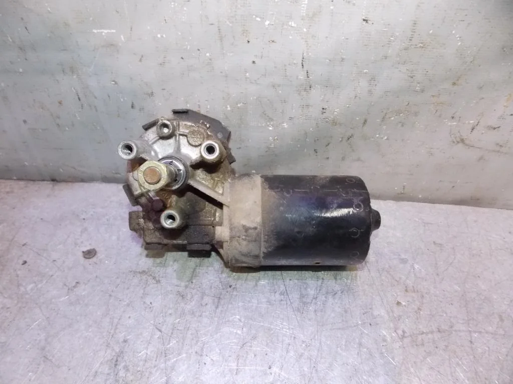 Моторчик стеклоочистителя передний Mitsubishi Carisma (DA) 2000-2003  [MR910711]  1.6 4G92 в Вологде