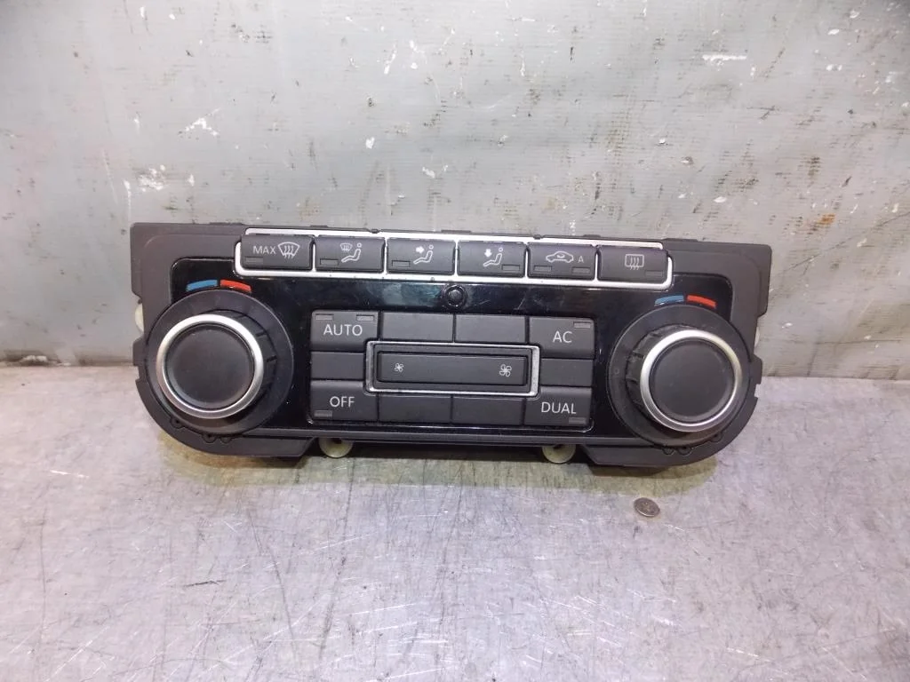 Блок управления климатической установкой VW Golf VI 2009-2012  [5K0907044AJ]  в Вологде