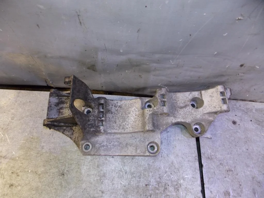 Кронштейн генератора VW Golf IV \Bora 1997-2005  [06A903143P]  в Вологде